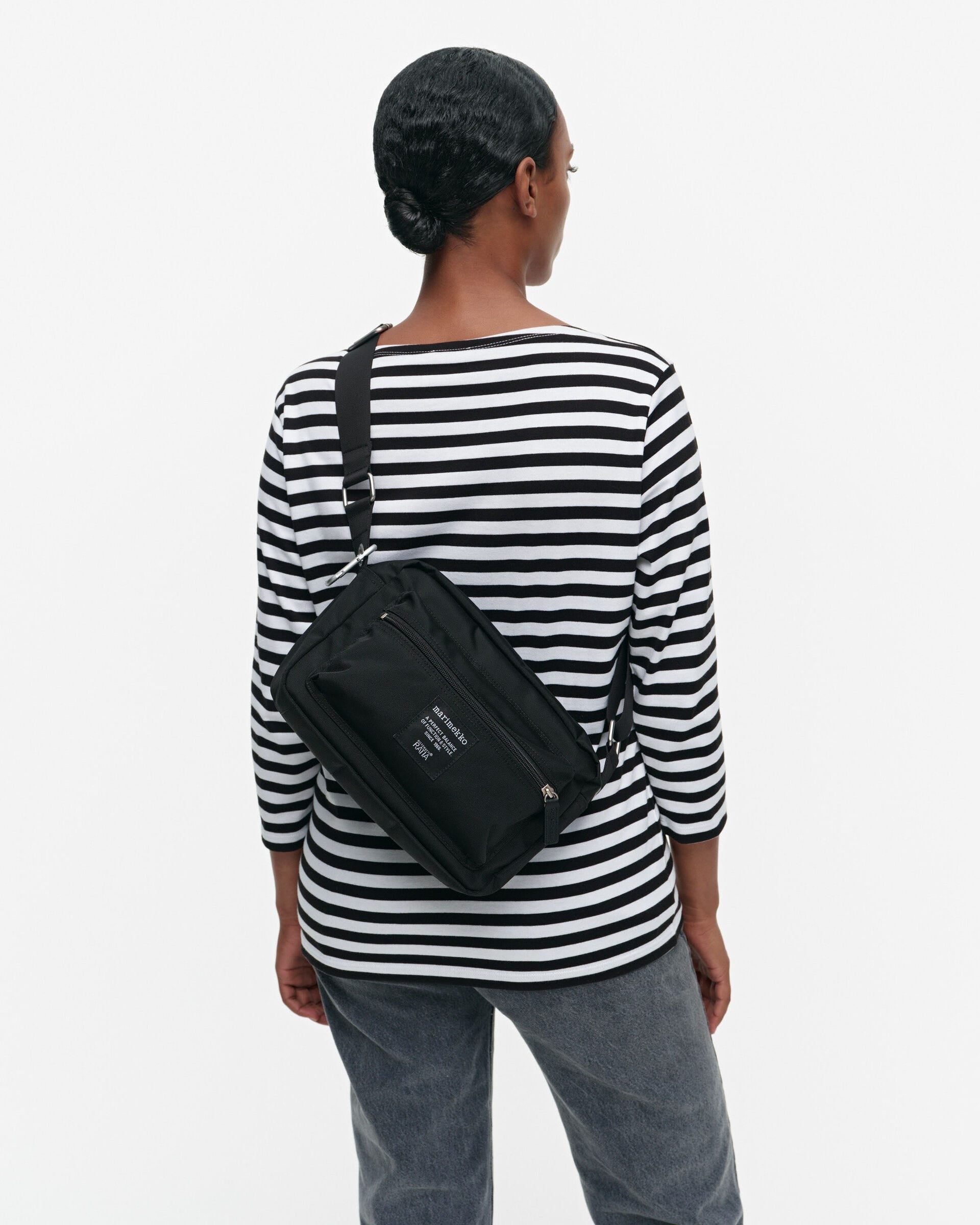 My Things Shoulder Bag | Black | 26x18x13cm