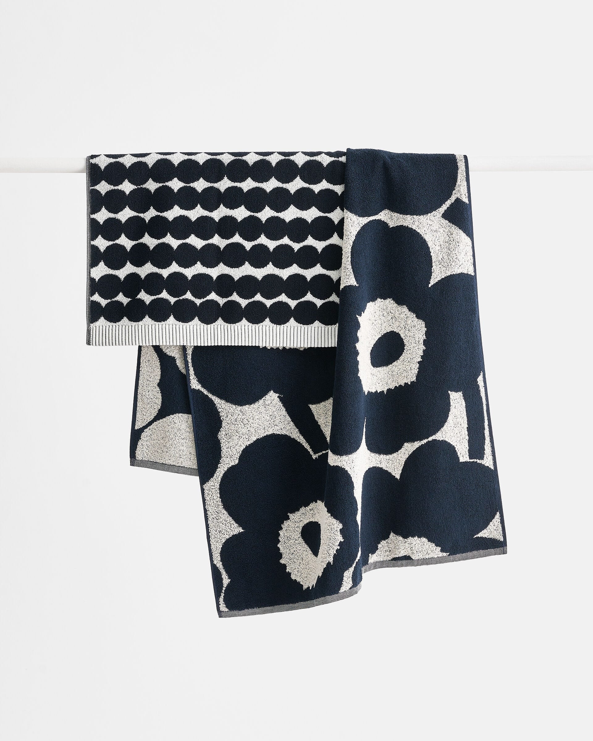 Unikko Bath Towel | Cotton, Dark Blue | 70x150cm
